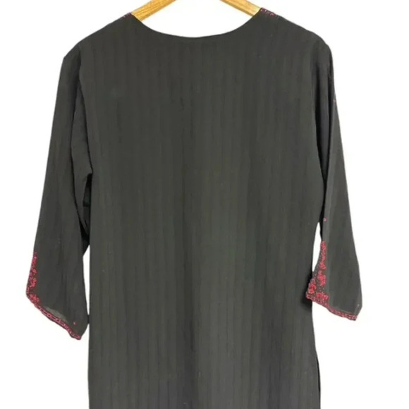 aLL a little larger Womens Size XL Black Sheer with Red Sequins Detail Sleeves - Picture 2 of 8